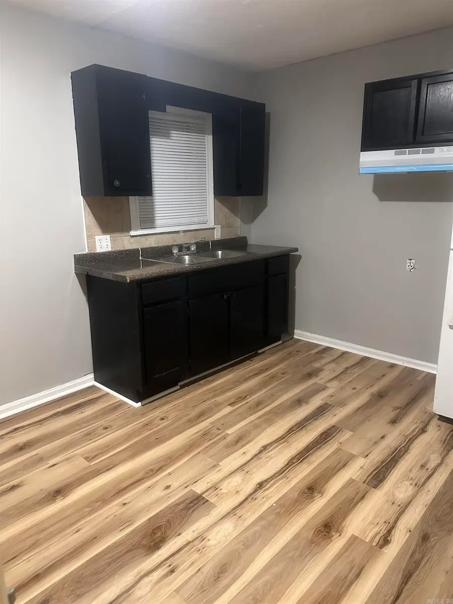 1107 S Cypress Street, Pine Bluff, AR 71603 - #2