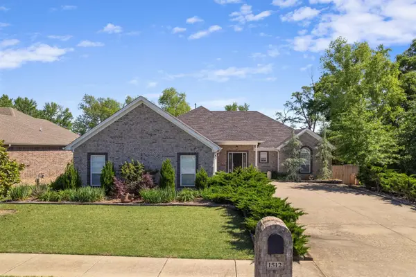 1512 Puritan Dr, Jacksonville, AR 72076