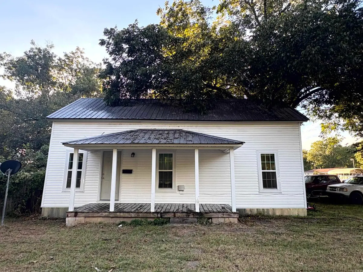 112 N 5th, Paris, AR 72855 - #1