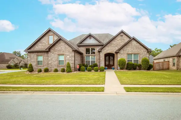3739 Buckskin Rd, Benton, AR 72015