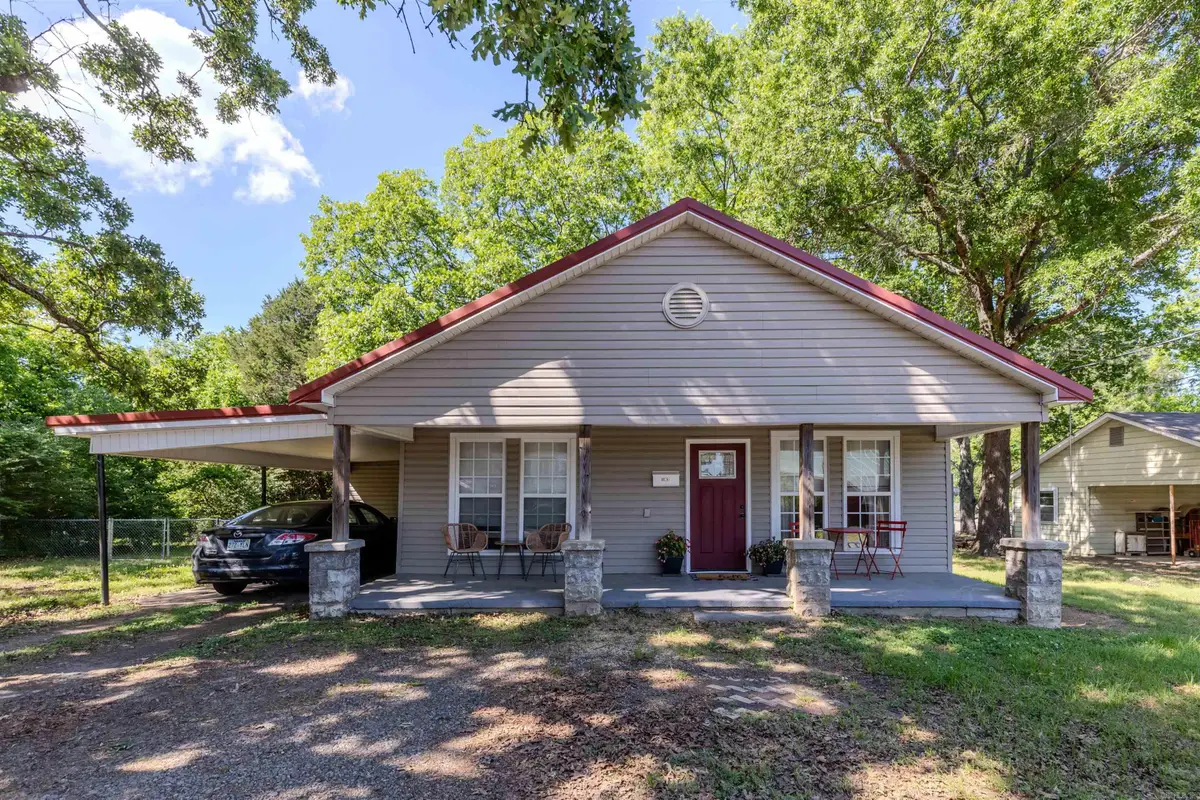103 E Rock Street, Morrilton, AR 72110 - #1