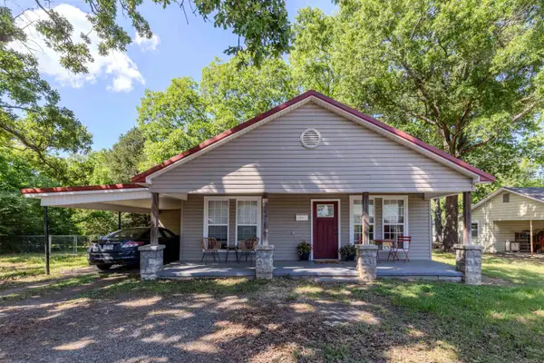 103 E Rock Street, Morrilton, AR 72110