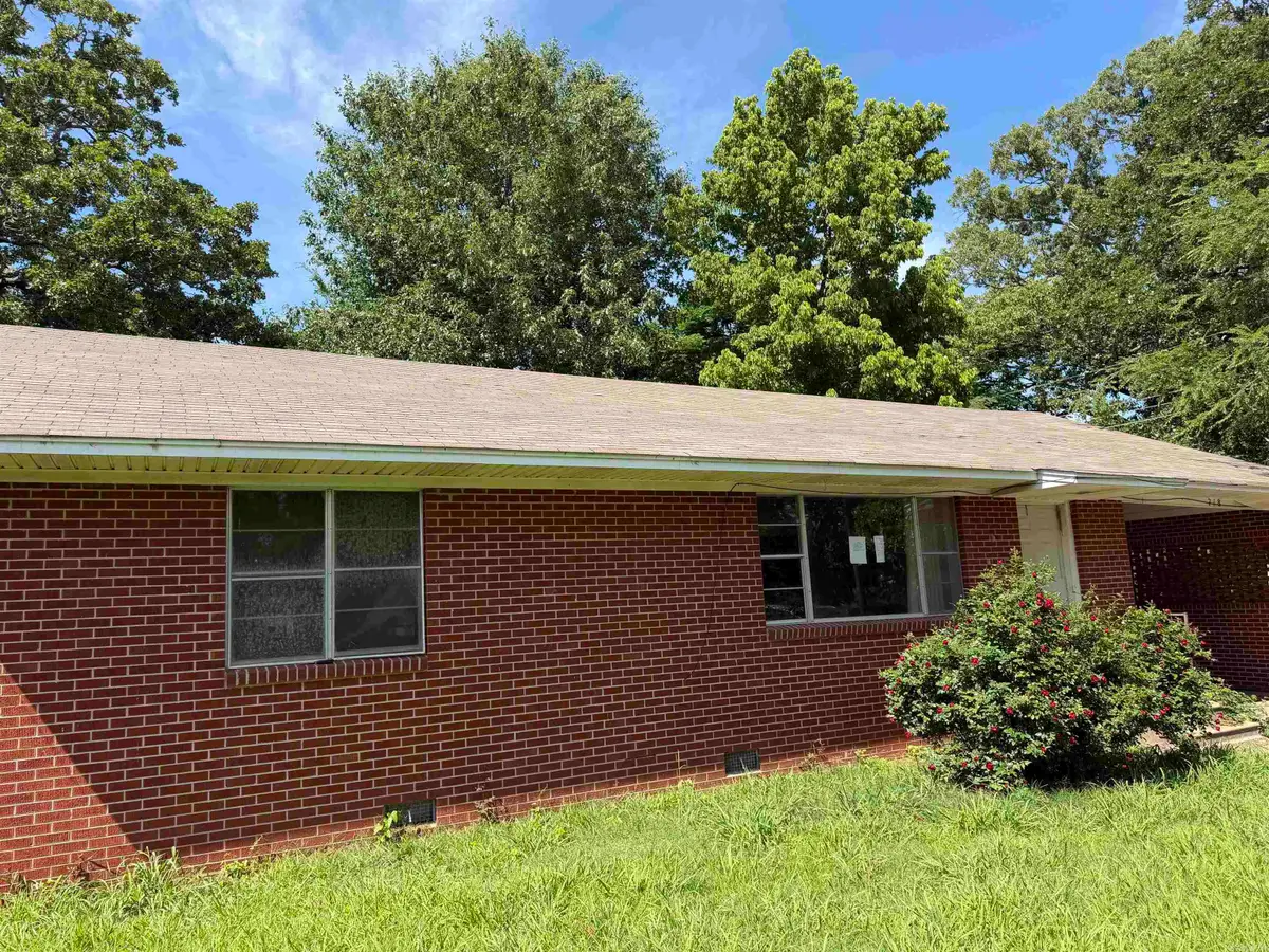 718 W Cross St, Dewitt, AR 72042 - #1