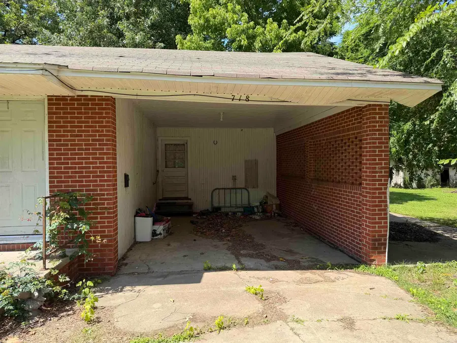 718 W Cross St, Dewitt, AR 72042 - #3