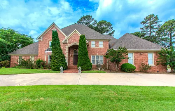 1 Club Manor Drive, Maumelle, AR 72113