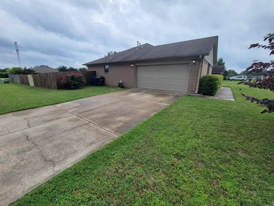 920 Crestliner Dr, Conway, AR 72034 - #2