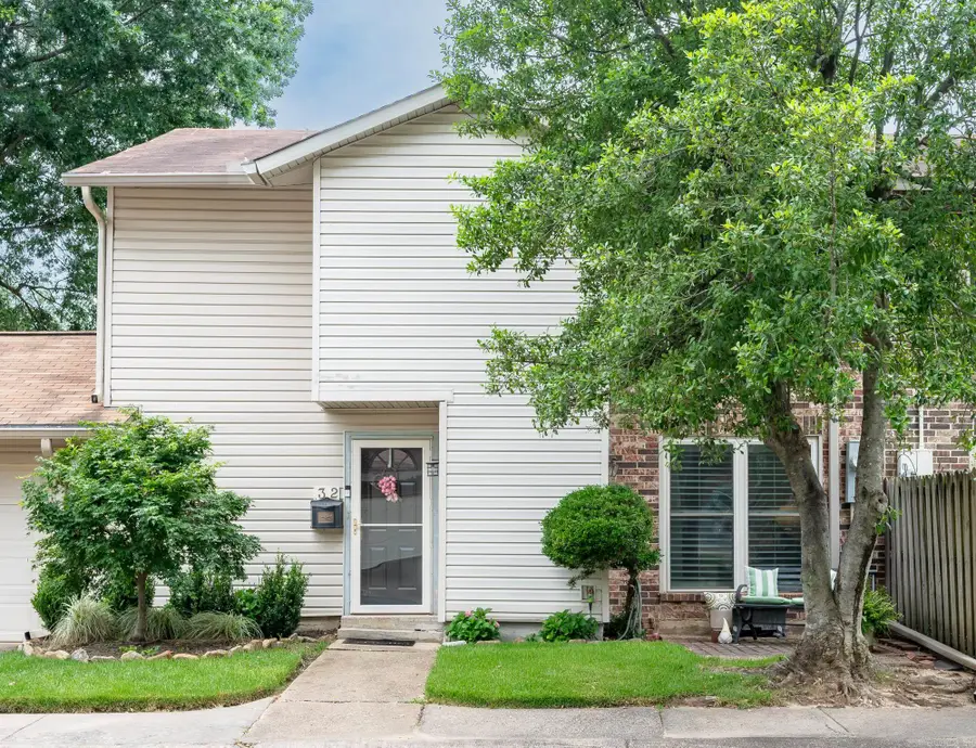 32 Hampshire Circle, Little Rock, AR 72212 - #2