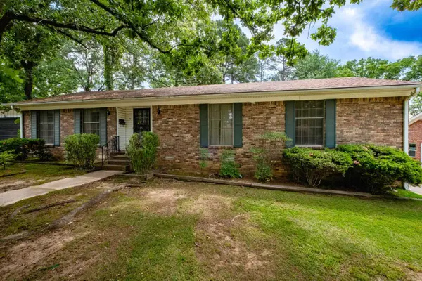 19 Queenspark Road, Little Rock, AR 72227