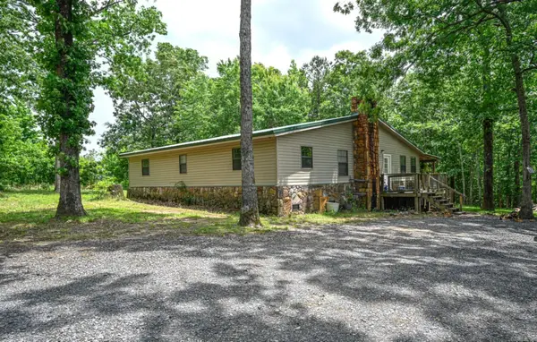 136 Shady Oaks Lane, Mena, AR 71953