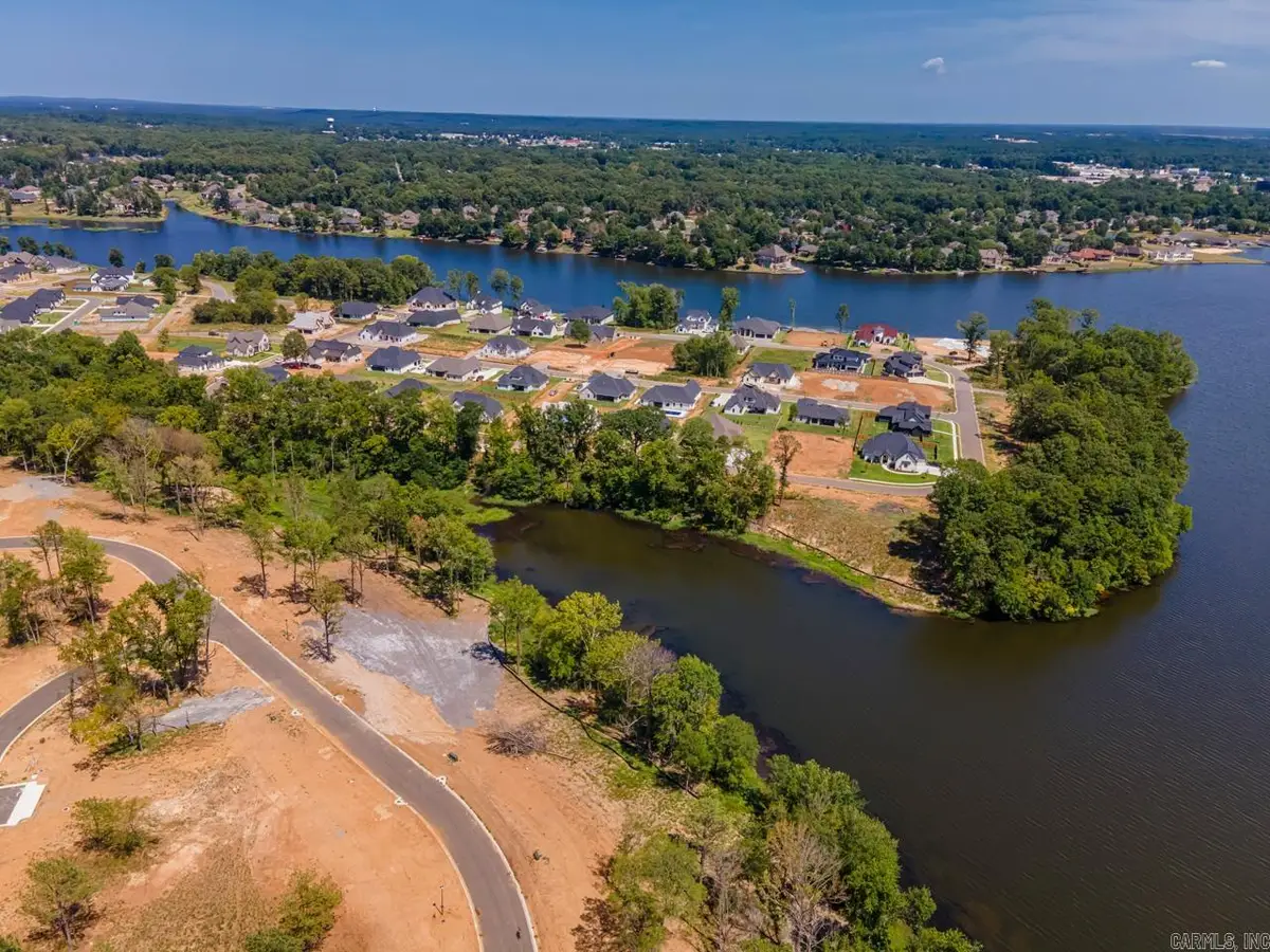 6087 Majestic Waters Dr, Benton, AR 72019 - #1