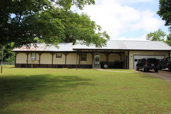 305 S 6th Street, Flippin, AR 72687