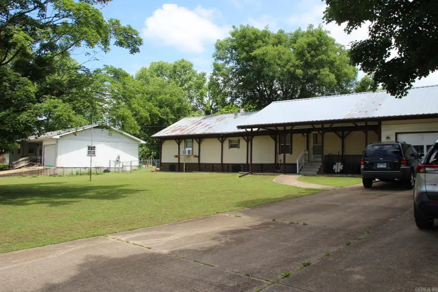 305 S 6th Street, Flippin, AR 72687 - #2