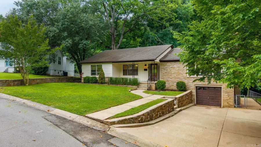 2104 Brownwood Rd, Little Rock, AR 72207 - #2