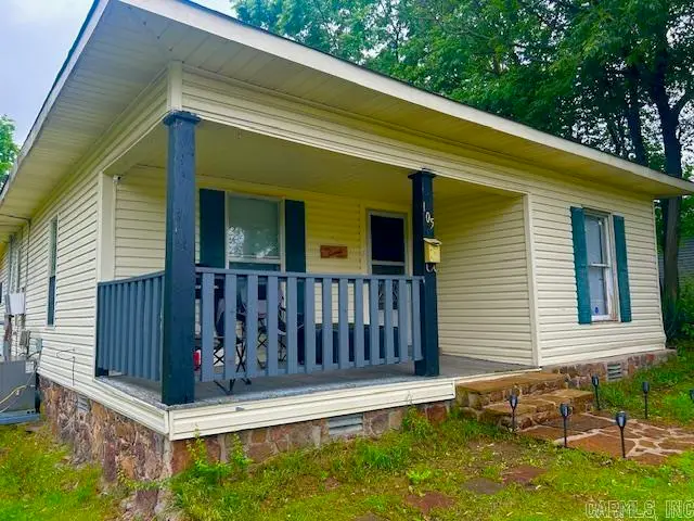 105 W Clinton St, Heber Springs, AR 72543 - #1