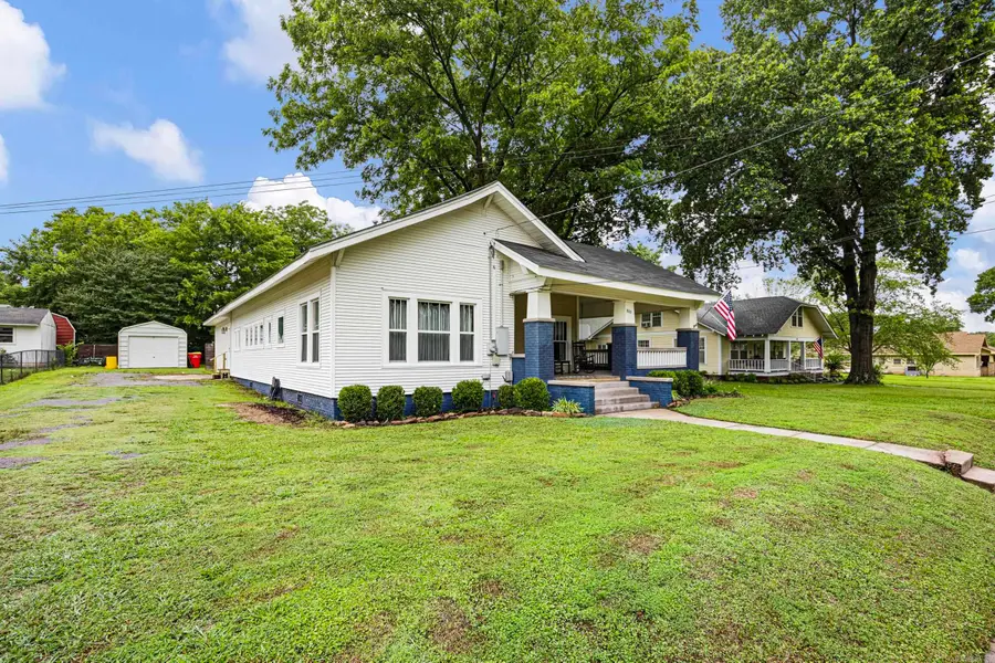 809 N Oak Street, Morrilton, AR 72110 - #3