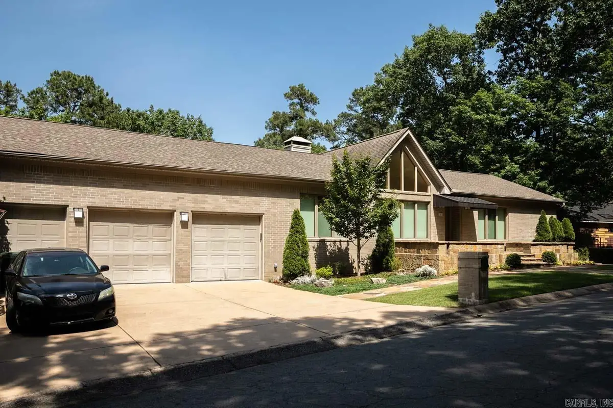 17 River Valley Rd, Little Rock, AR 72227 - #1