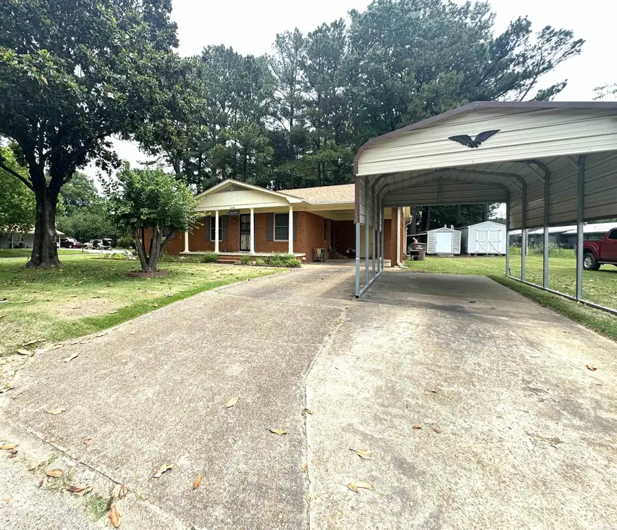 1258 Ouida St, Wynne, AR 72396 - #3