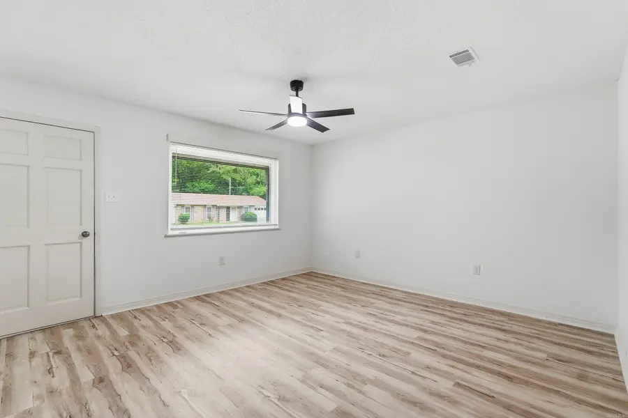 10 Brookway Ln, Sherwood, AR 72120 - #3