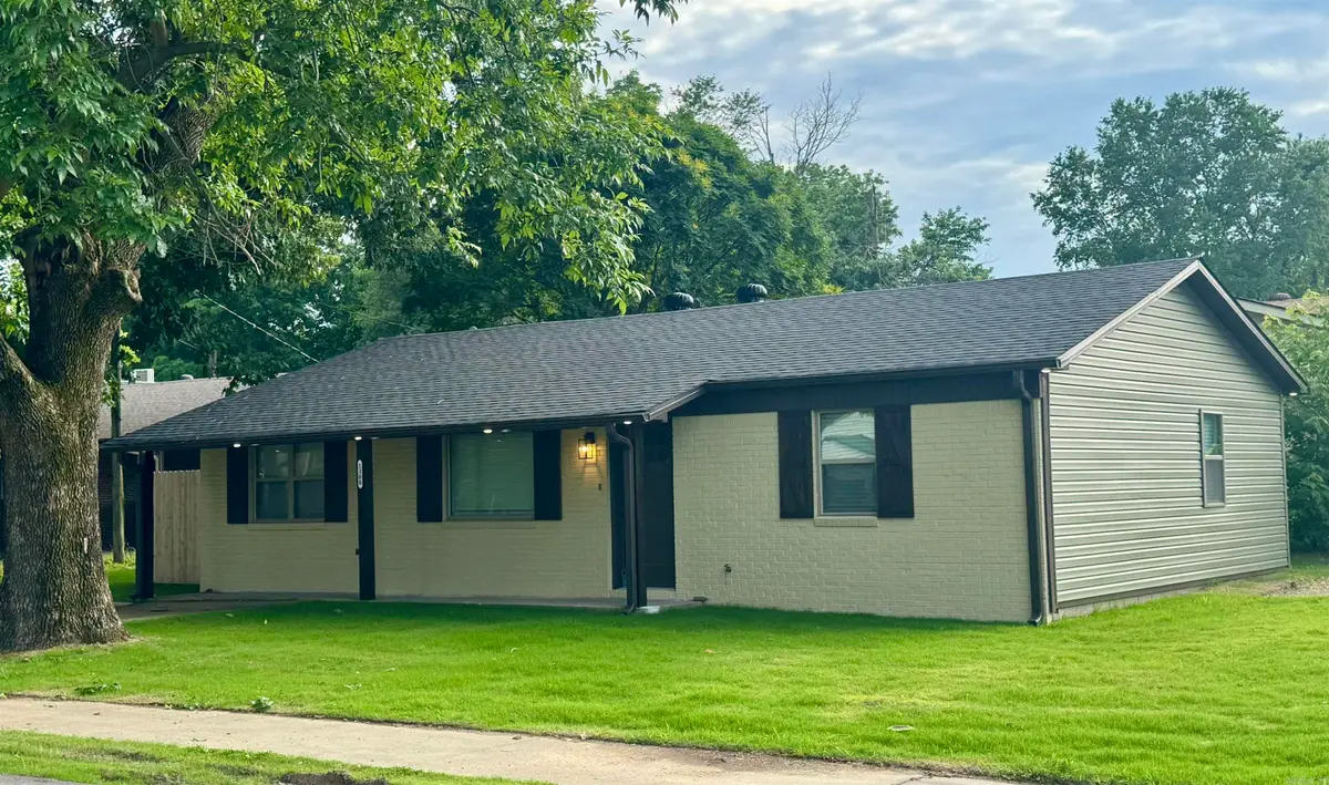 1300 S 7 St, Paragould, AR 72450 - #1