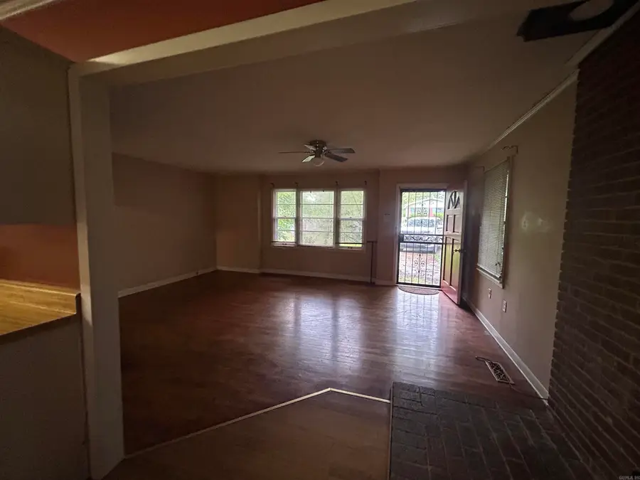 923 Norman St, West Helena, AR 72390 - #2