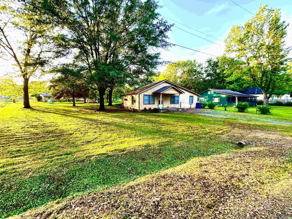 311 E College St., Beebe, AR 72012 - #1