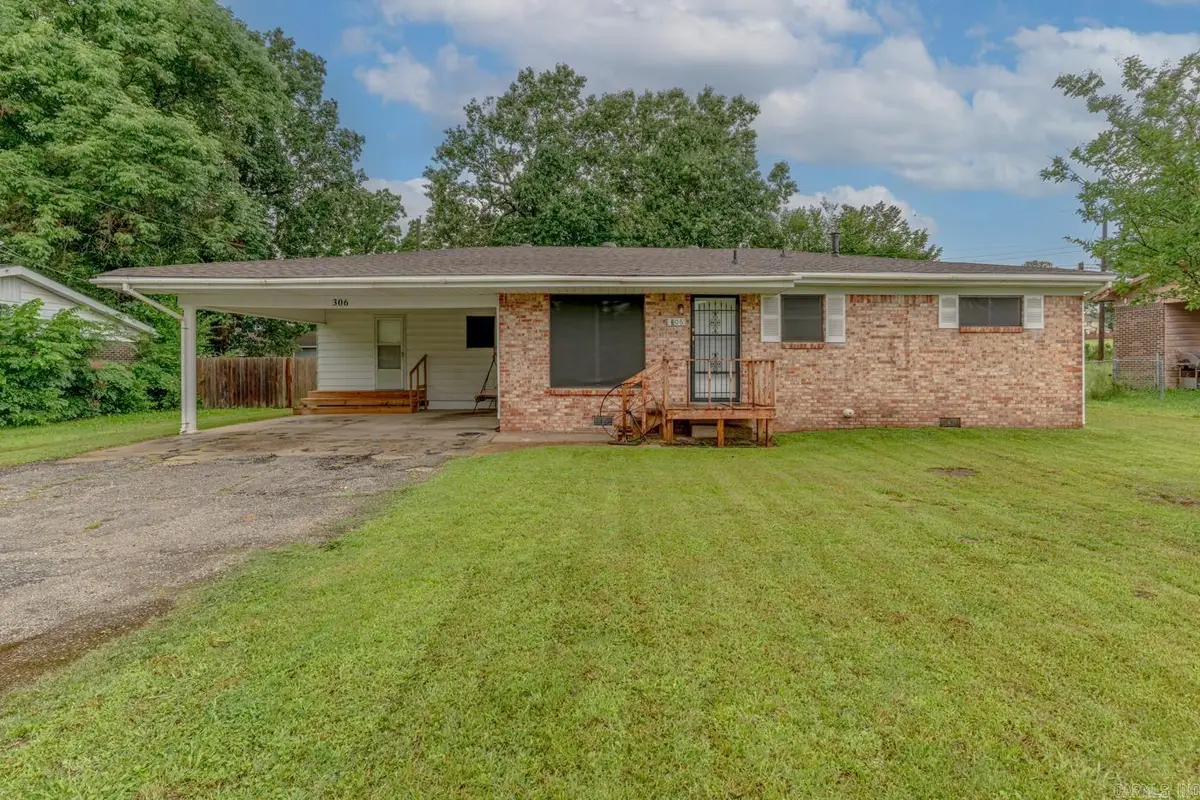 306 Walnut Drive, Paragould, AR 72450 - #1