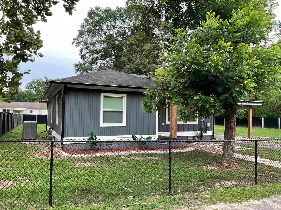 1025 Edwards Street, Malvern, AR 72104 - #2
