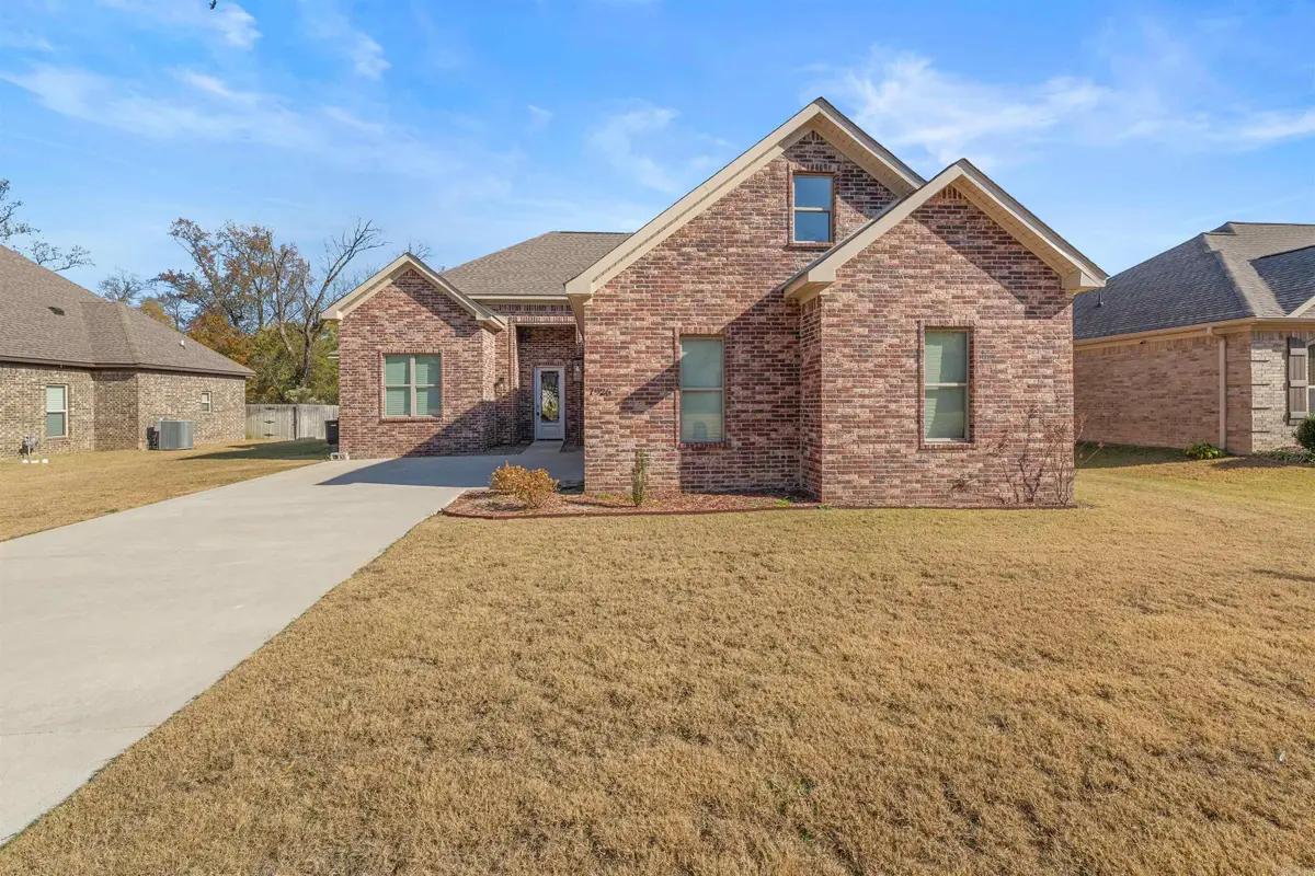 7926 S Shoreline Boulevard, Benton, AR 72019 - #1