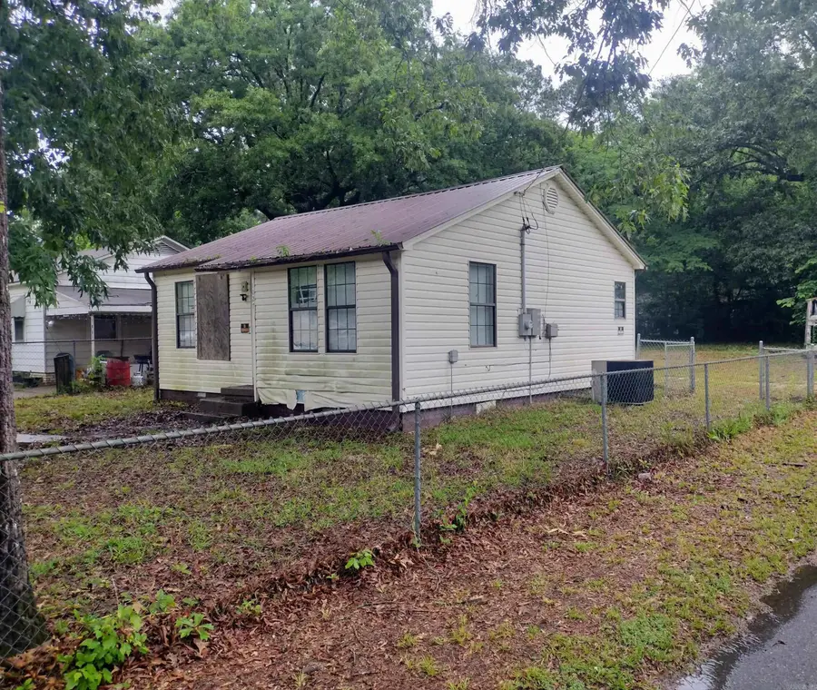 1027 Jefferson Street, Malvern, AR 72104 - #2