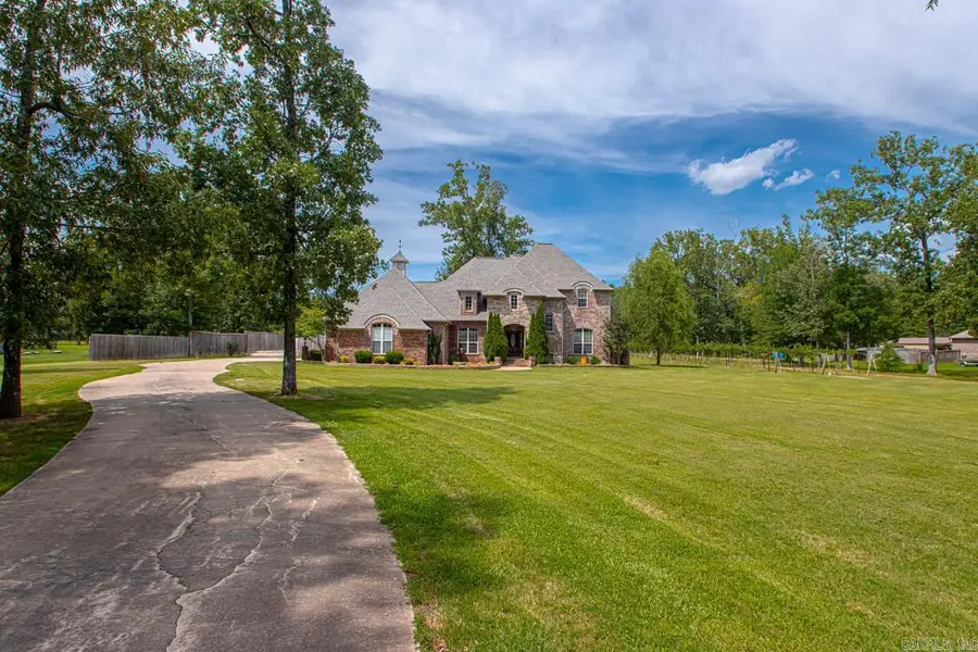 42 Oakwood Drive, Vilonia, AR 72173 - #2