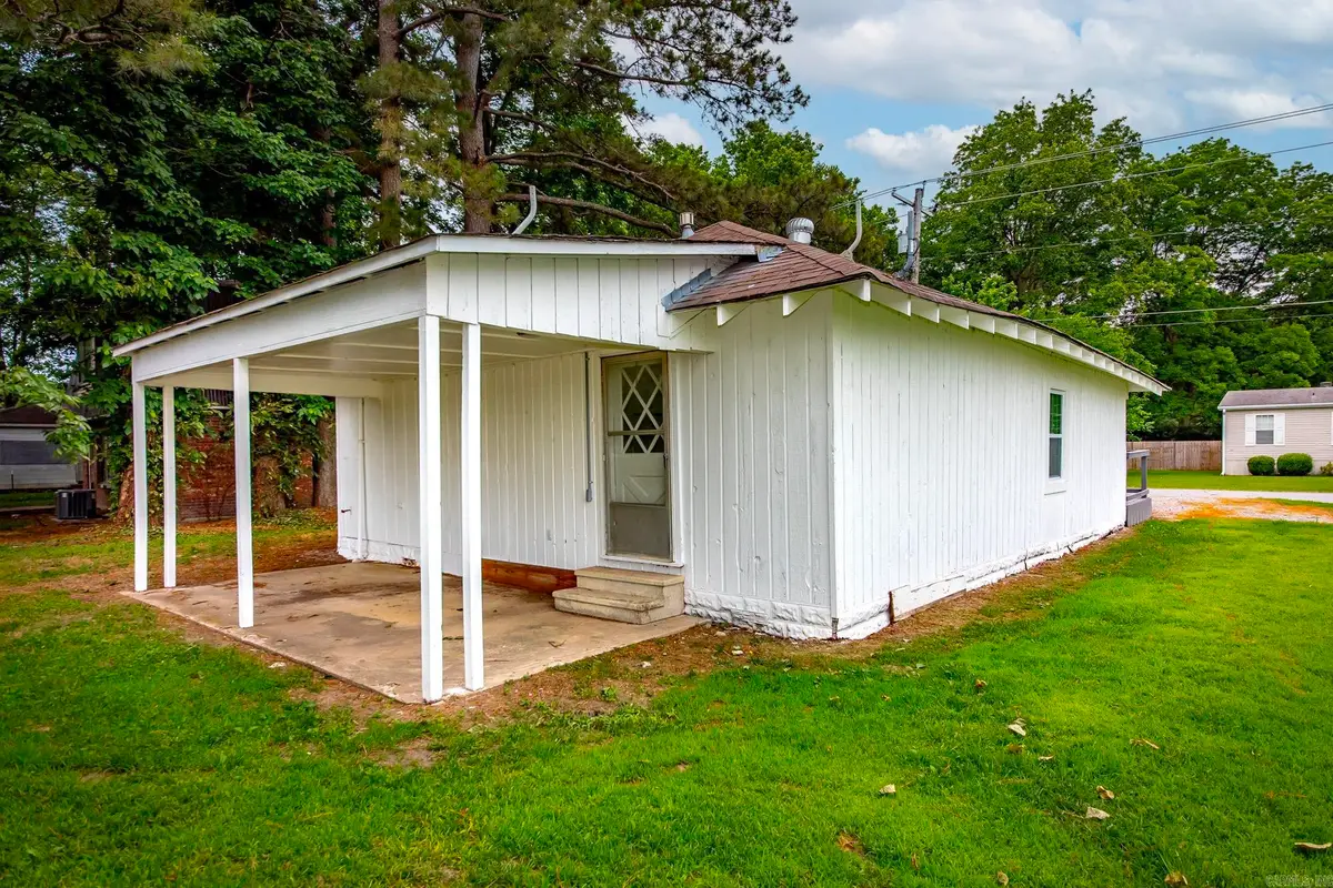221 Dixon Street, England, AR 72046 - #1
