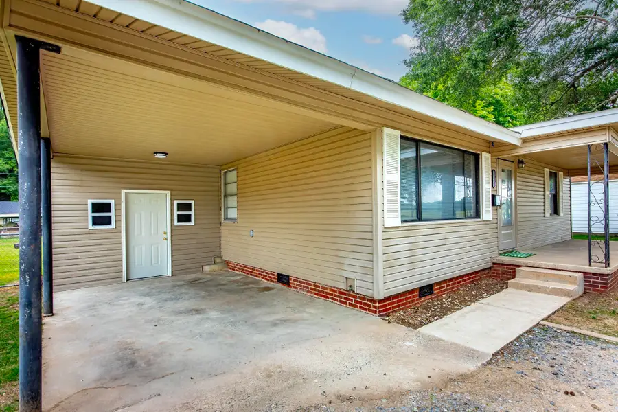 513 NE 1st Street, England, AR 72046 - #3