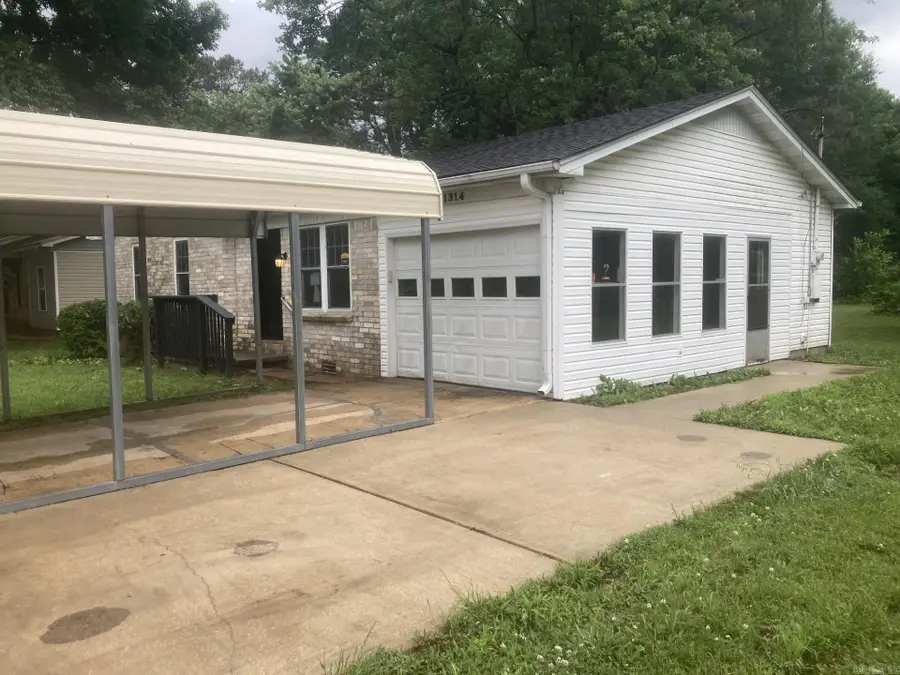 1314 S 6th Street, Paragould, AR 72450 - #2
