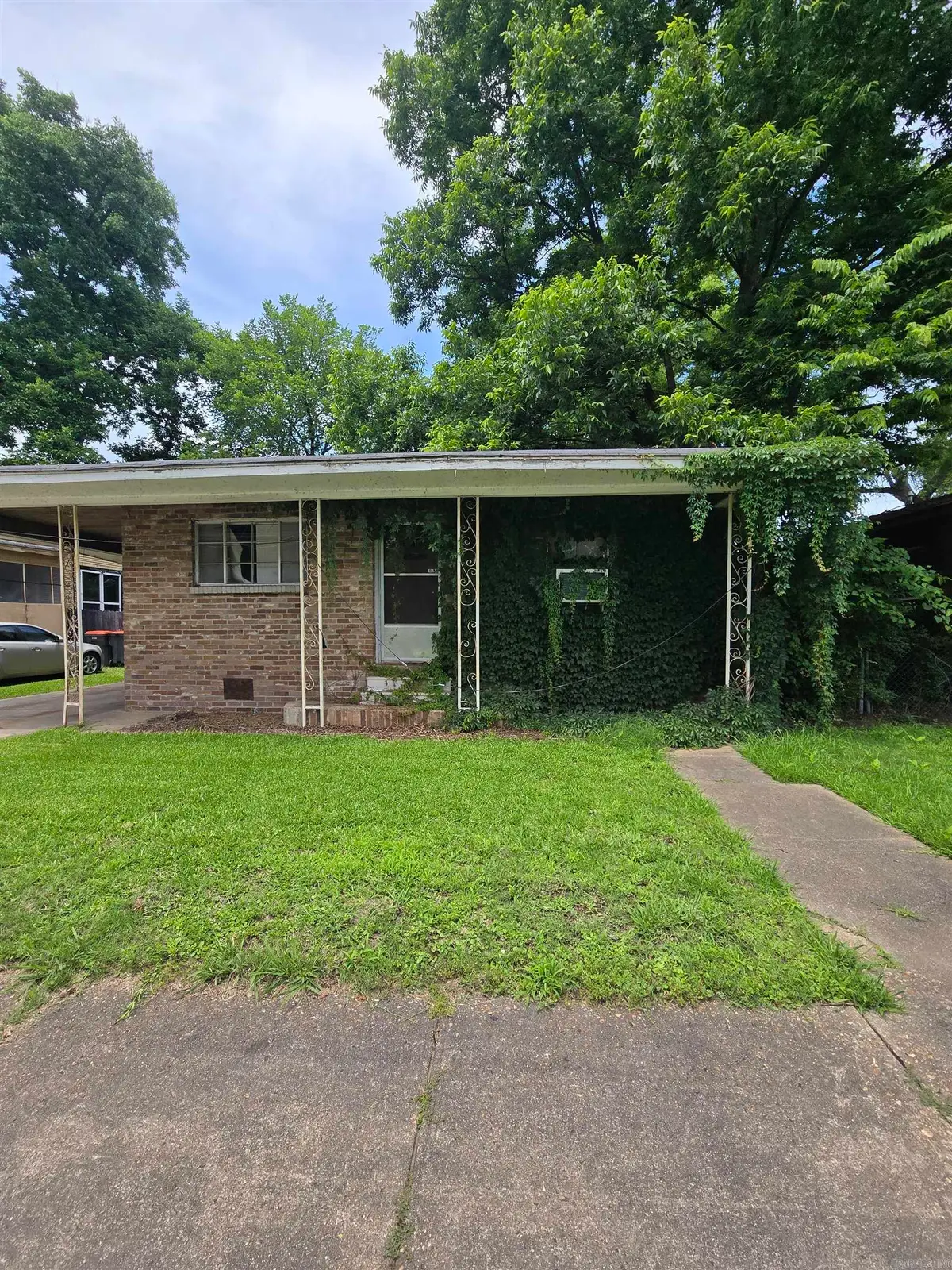 1019 E 6th Avenue, Pine Bluff, AR 71601 - #1