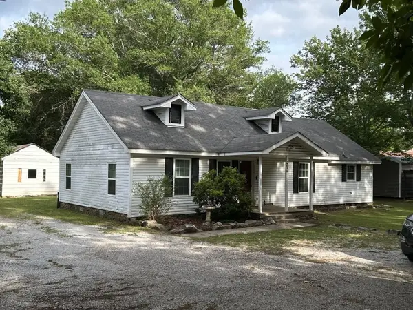 303 N Bayou Drive, Mountain View, AR 72560