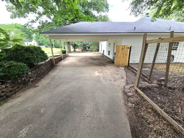 519 S Market St, Benton, AR 72015