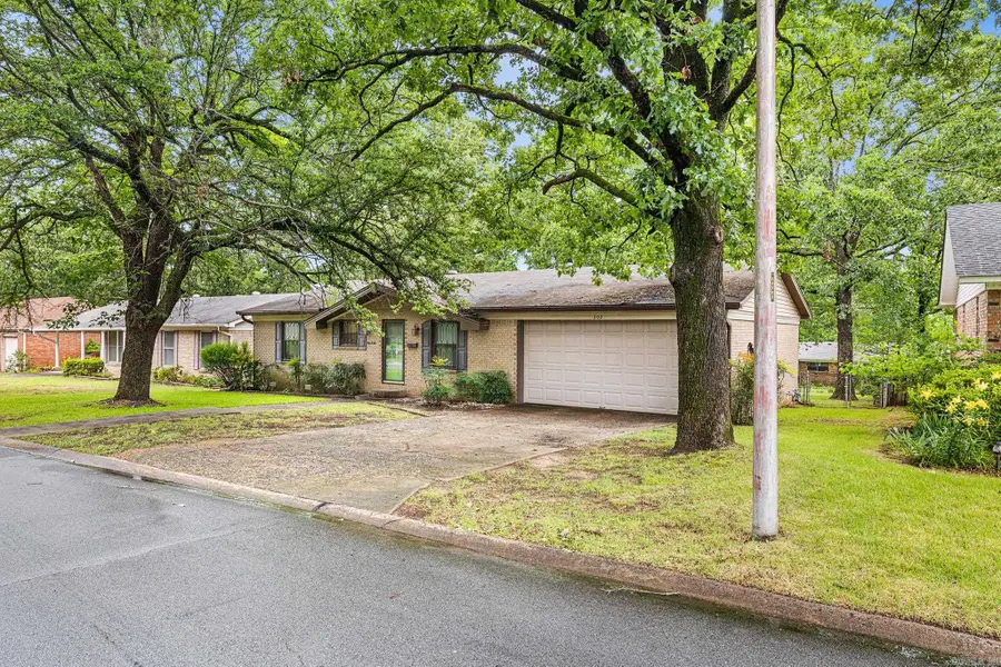 302 Longfield Avenue, Sherwood, AR 72120 - #2