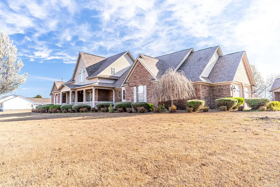 1300 N Locust Street, Newark, AR 72562 - #3