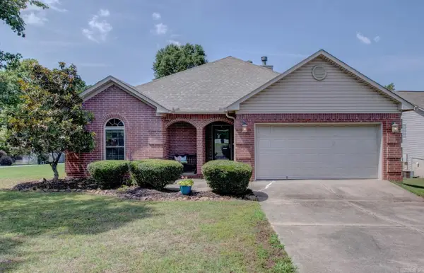 2 Park Ridge Drive, Maumelle, AR 72113