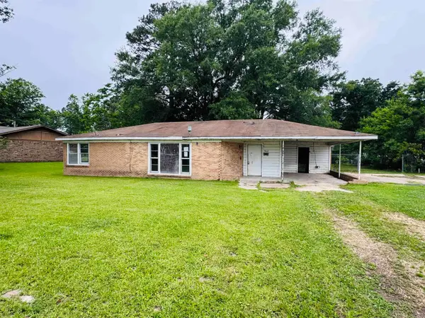 902 Mount Holly Rd, Smackover, AR 71762
