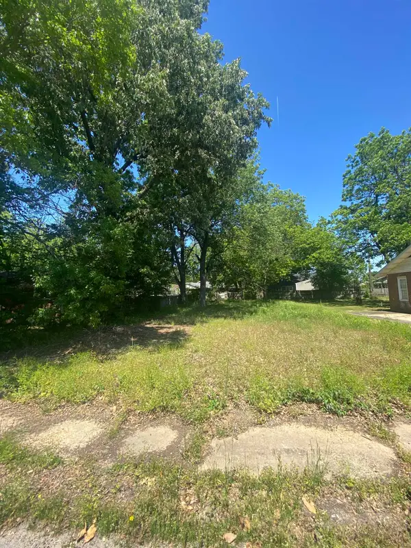112 W Poplar Street, Walnut Ridge, AR 72476