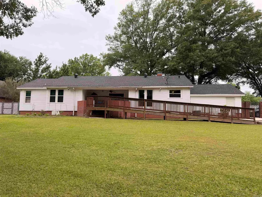 18 Wolfe Drive, McGehee, AR 71654 - #2