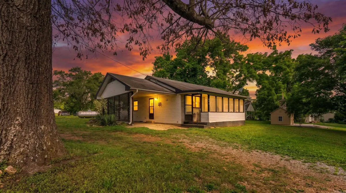 301 Hall St, Alton, MO 65606 - #1