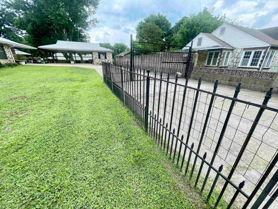 111 Oak Street, Salem, AR 72576 - #2