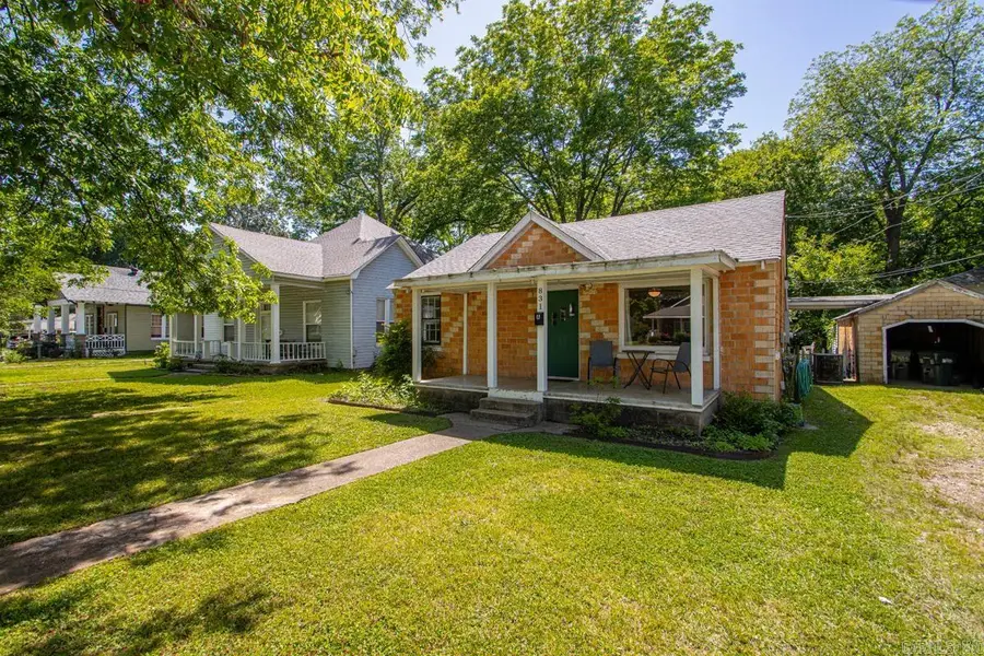 831 Center, Conway, AR 72034 - #3