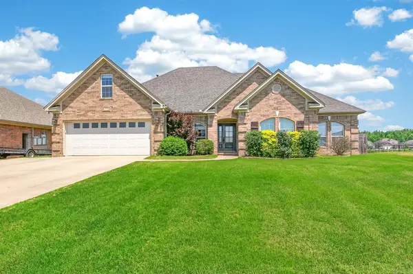 2415 Lakewood Circle, Cabot, AR 72023