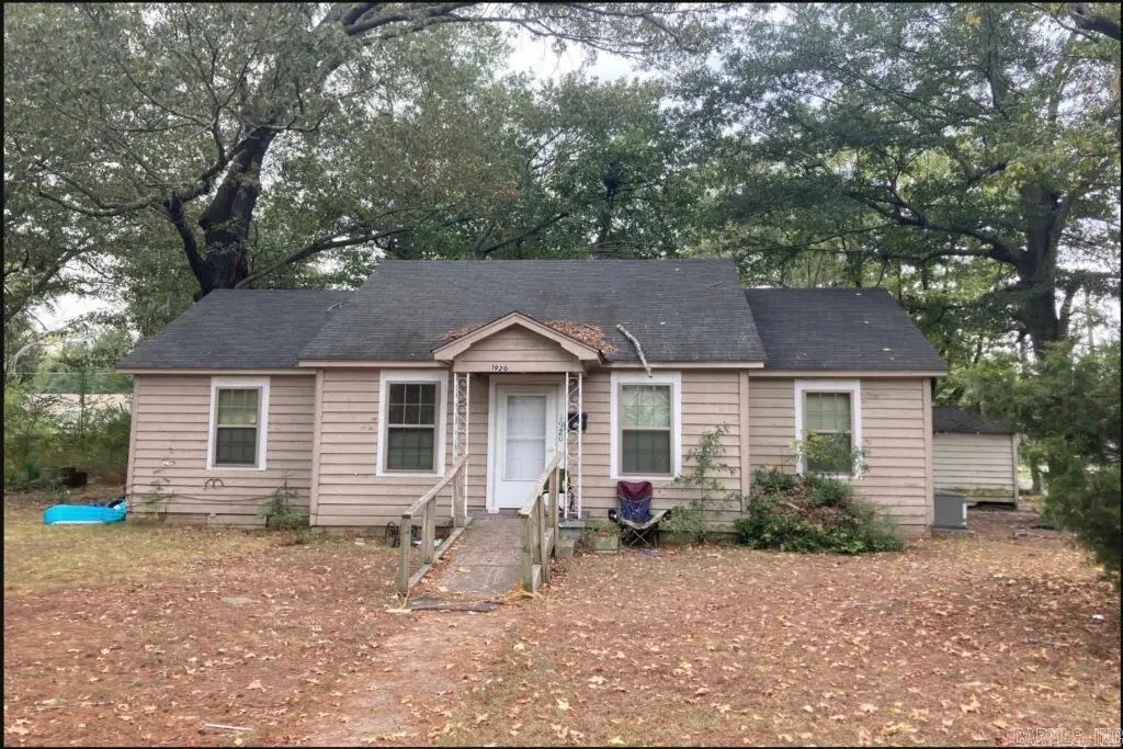 1920 W 25th Avenue, Pine Bluff, AR 71603 - #1