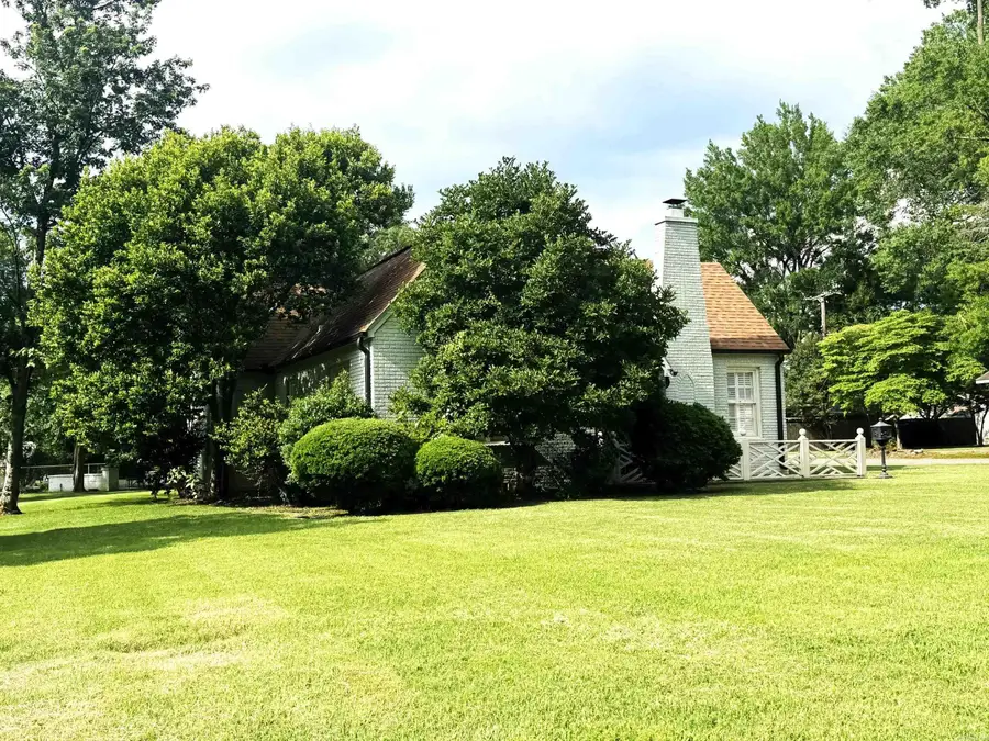 1112 Hamilton Ave E, Wynne, AR 72396 - #2