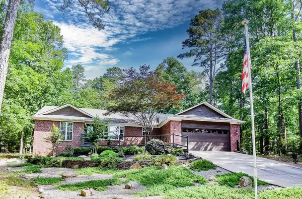 11 Alicante Ln, Hot Springs, AR 71909