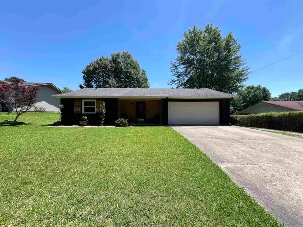 876 S 16 Avenue, Piggott, AR 72454